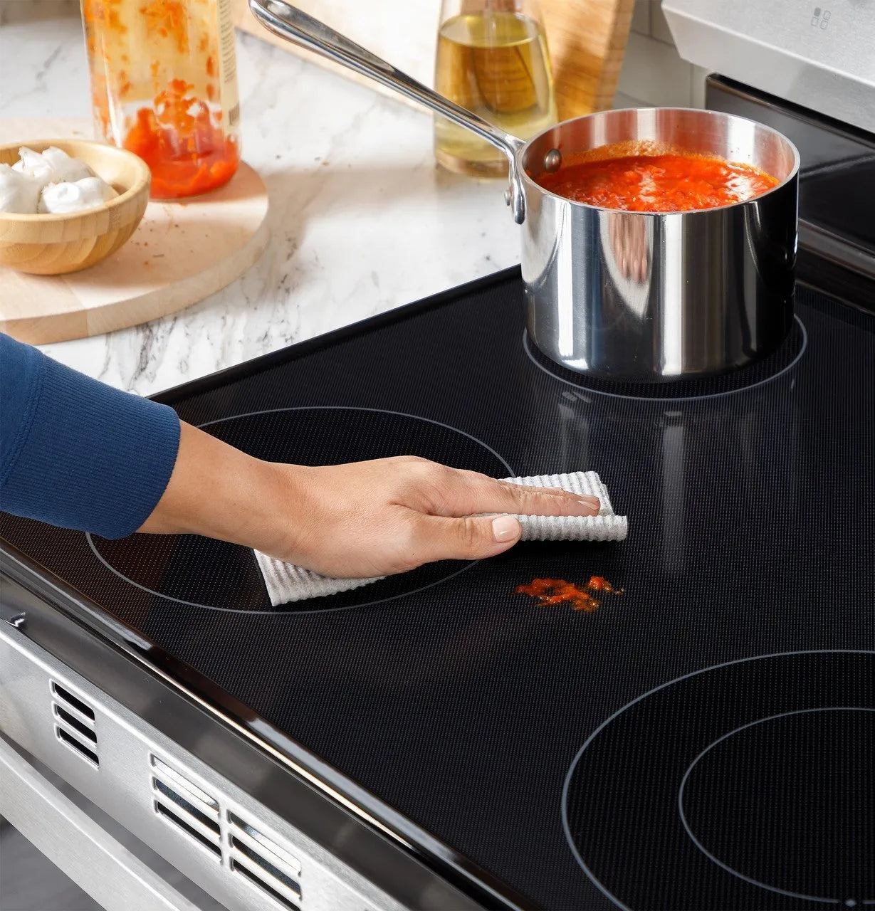 GE 30″ Freestanding Electric Range